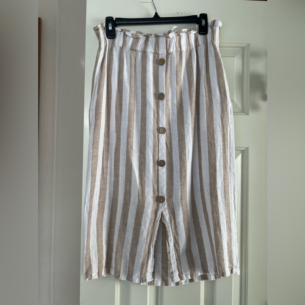 Skirt size L (also fits M) Love Tree